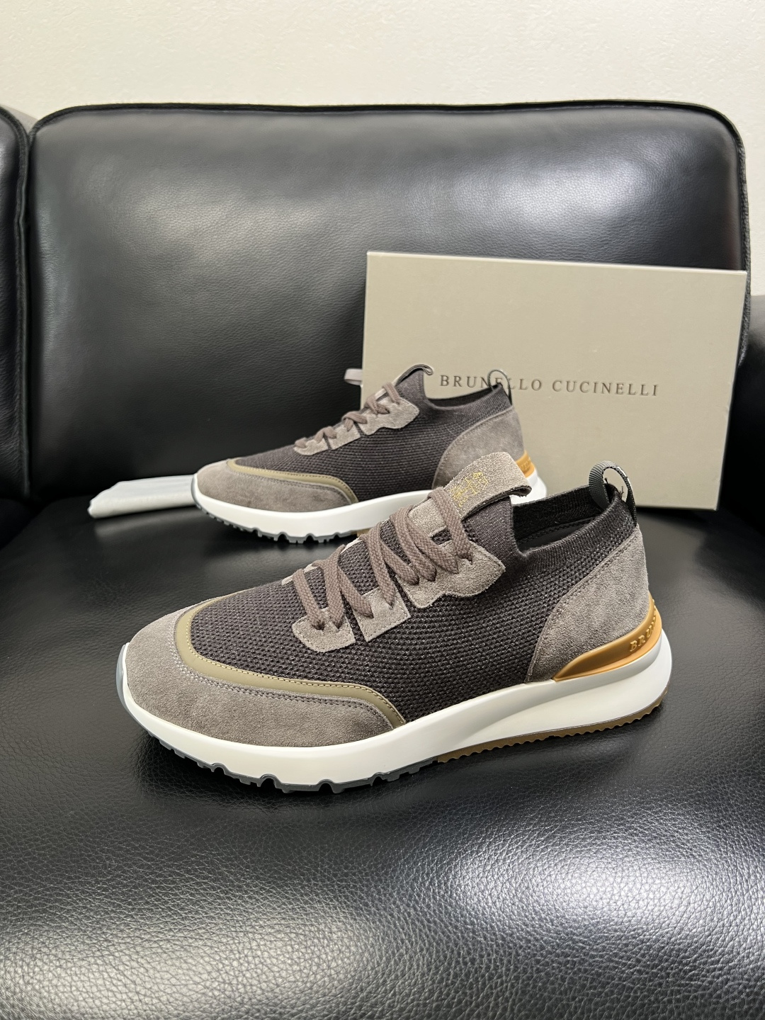 Brunello Cucinelli 高品质 顶级工艺品 BC 专柜同步原厂配置，意大利进口牛皮面料牛内