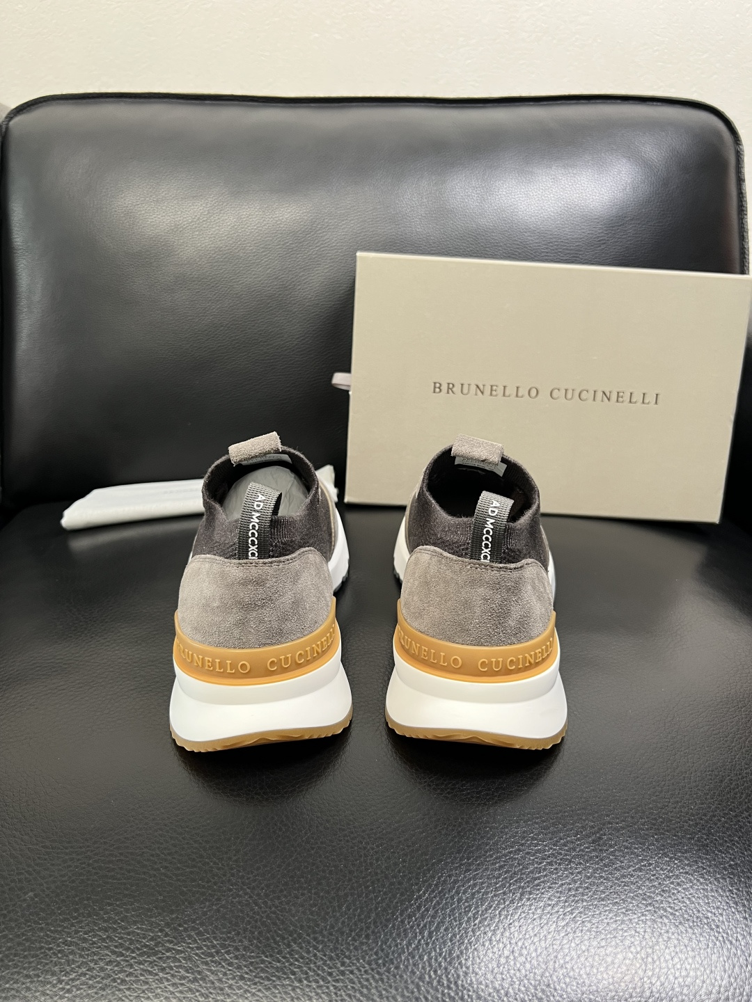 Brunello Cucinelli 高品质 顶级工艺品 BC 专柜同步原厂配置，意大利进口牛皮面料牛内