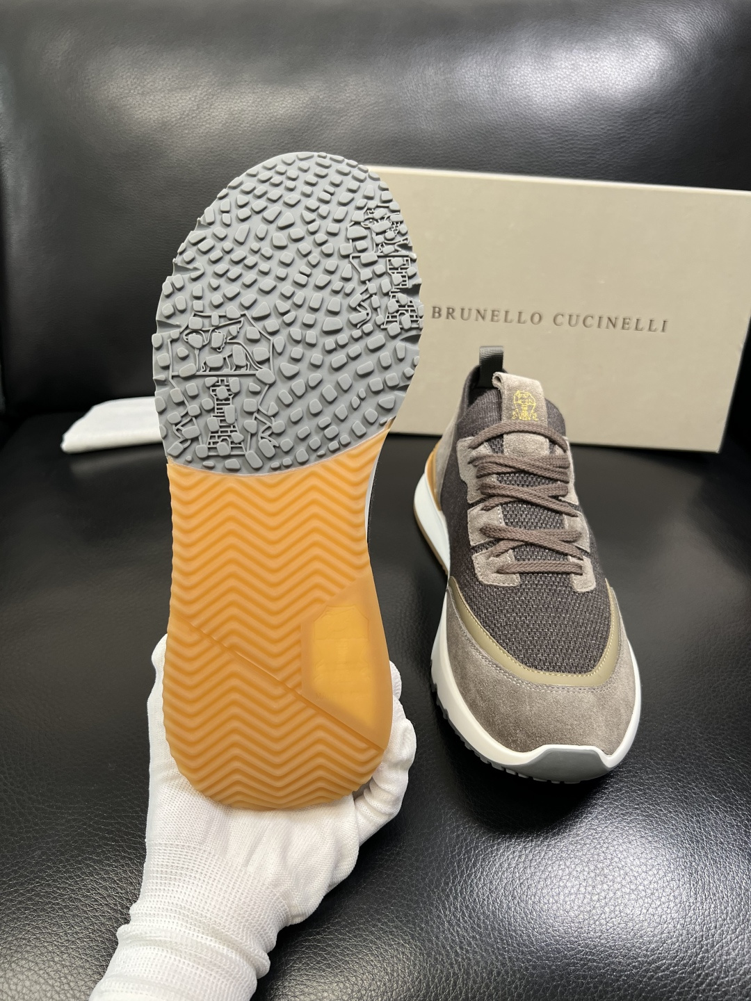 Brunello Cucinelli 高品质 顶级工艺品 BC 专柜同步原厂配置，意大利进口牛皮面料牛内