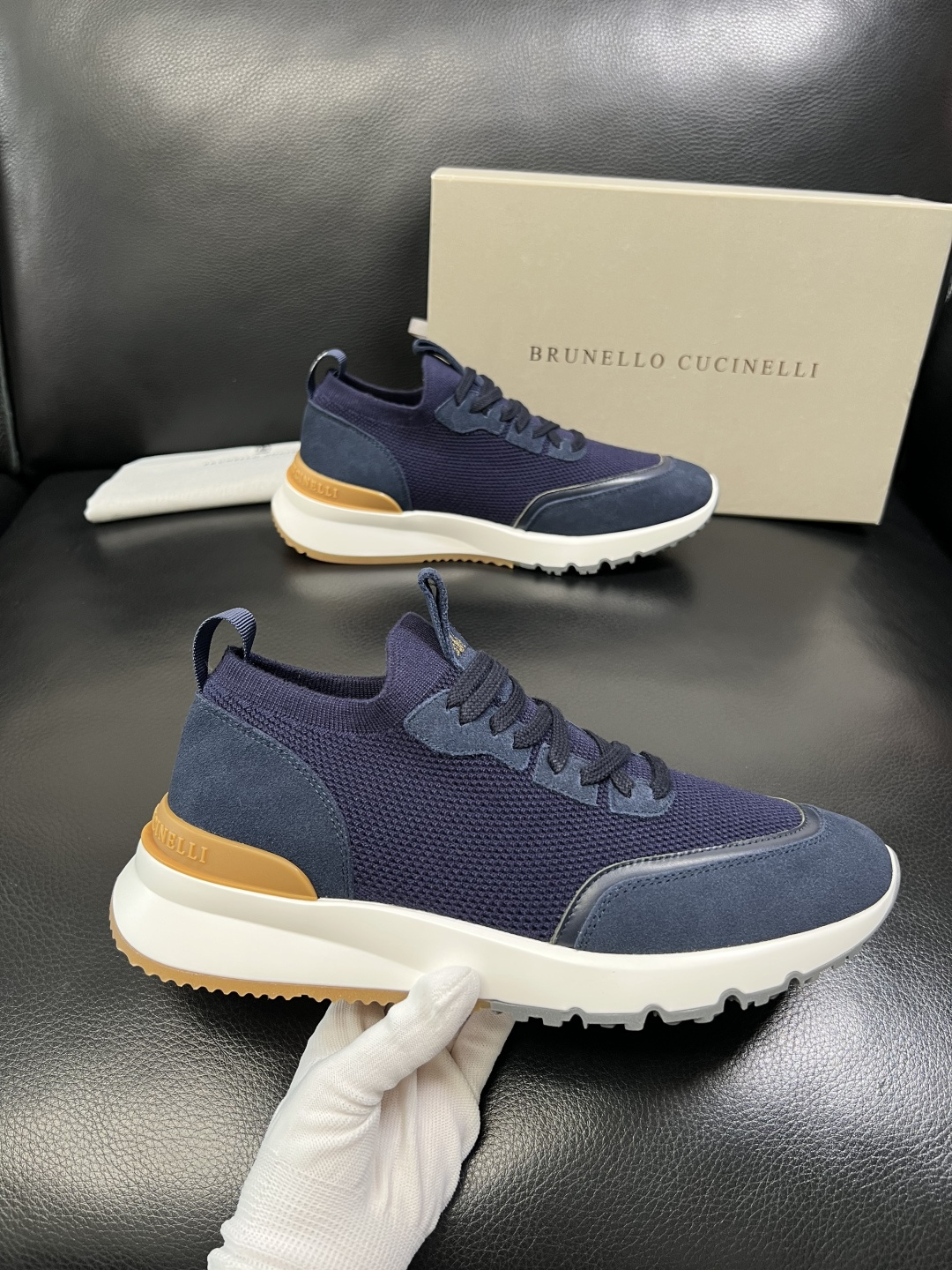 Brunello Cucinelli 高品质 顶级工艺品 BC 专柜同步原厂配置，意大利进口牛皮面料牛内