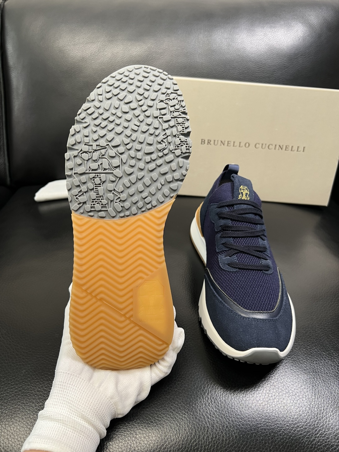 Brunello Cucinelli 高品质 顶级工艺品 BC 专柜同步原厂配置，意大利进口牛皮面料牛内