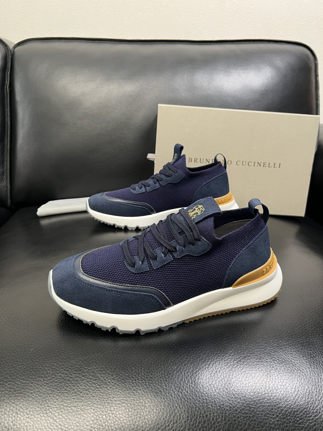 Brunello Cucinelli 高品质 顶级工艺品 BC 专柜同步原厂配置，意大利进口牛皮面料牛内