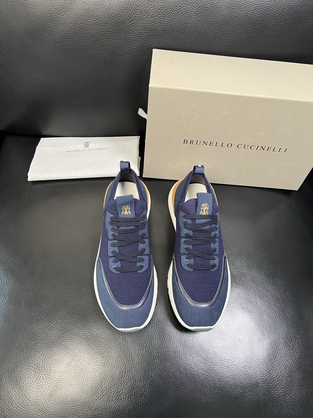 Brunello Cucinelli 高品质 顶级工艺品 BC 专柜同步原厂配置，意大利进口牛皮面料牛内