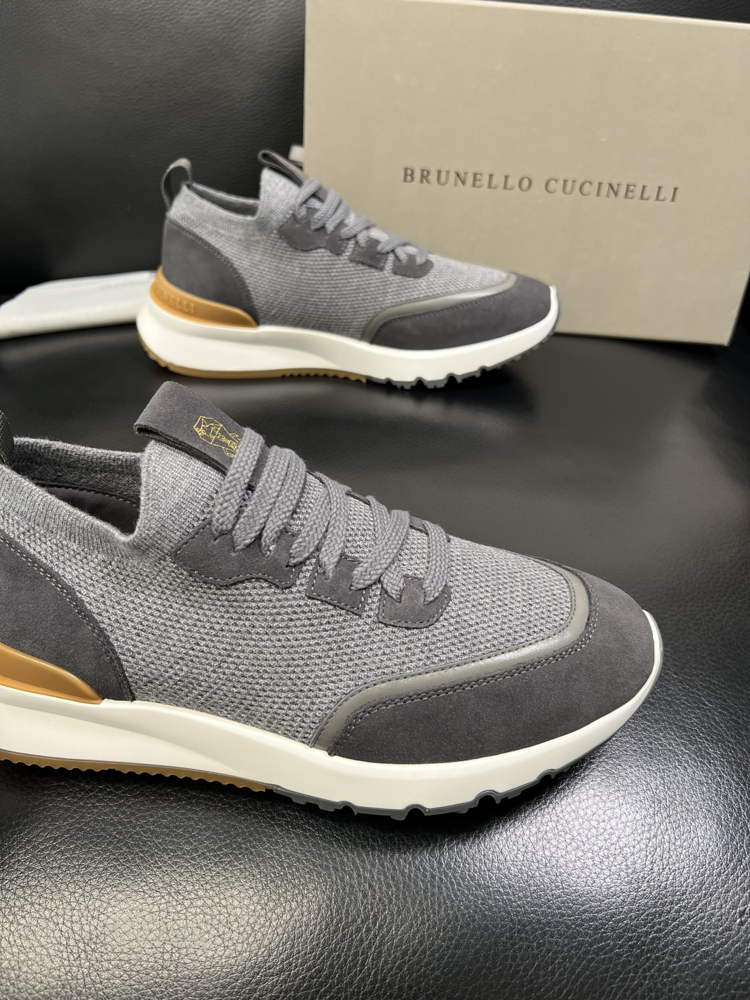 Brunello Cucinelli 高品质 顶级工艺品 BC 专柜同步原厂配置，意大利进口牛皮面料牛内