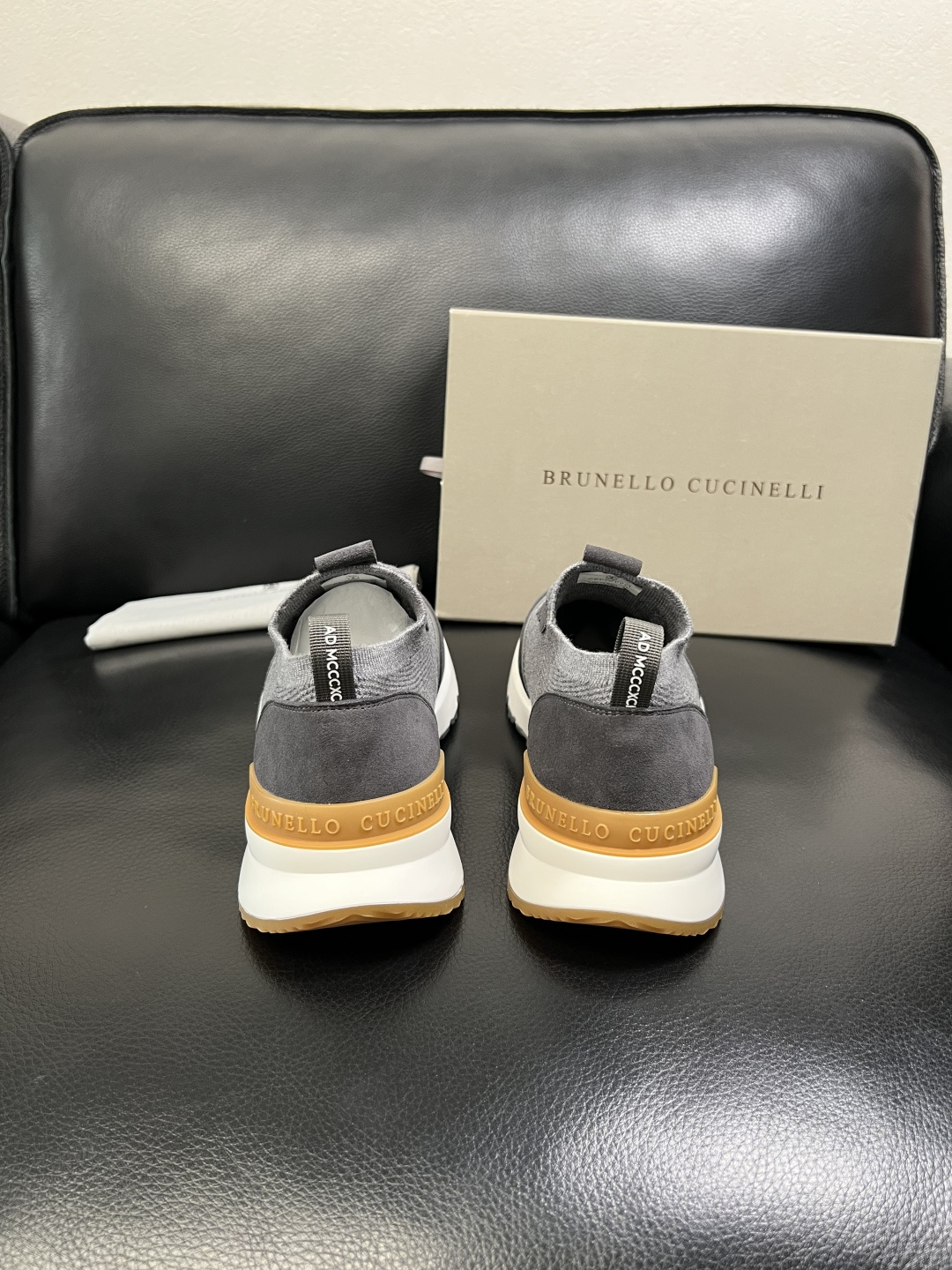Brunello Cucinelli 高品质 顶级工艺品 BC 专柜同步原厂配置，意大利进口牛皮面料牛内