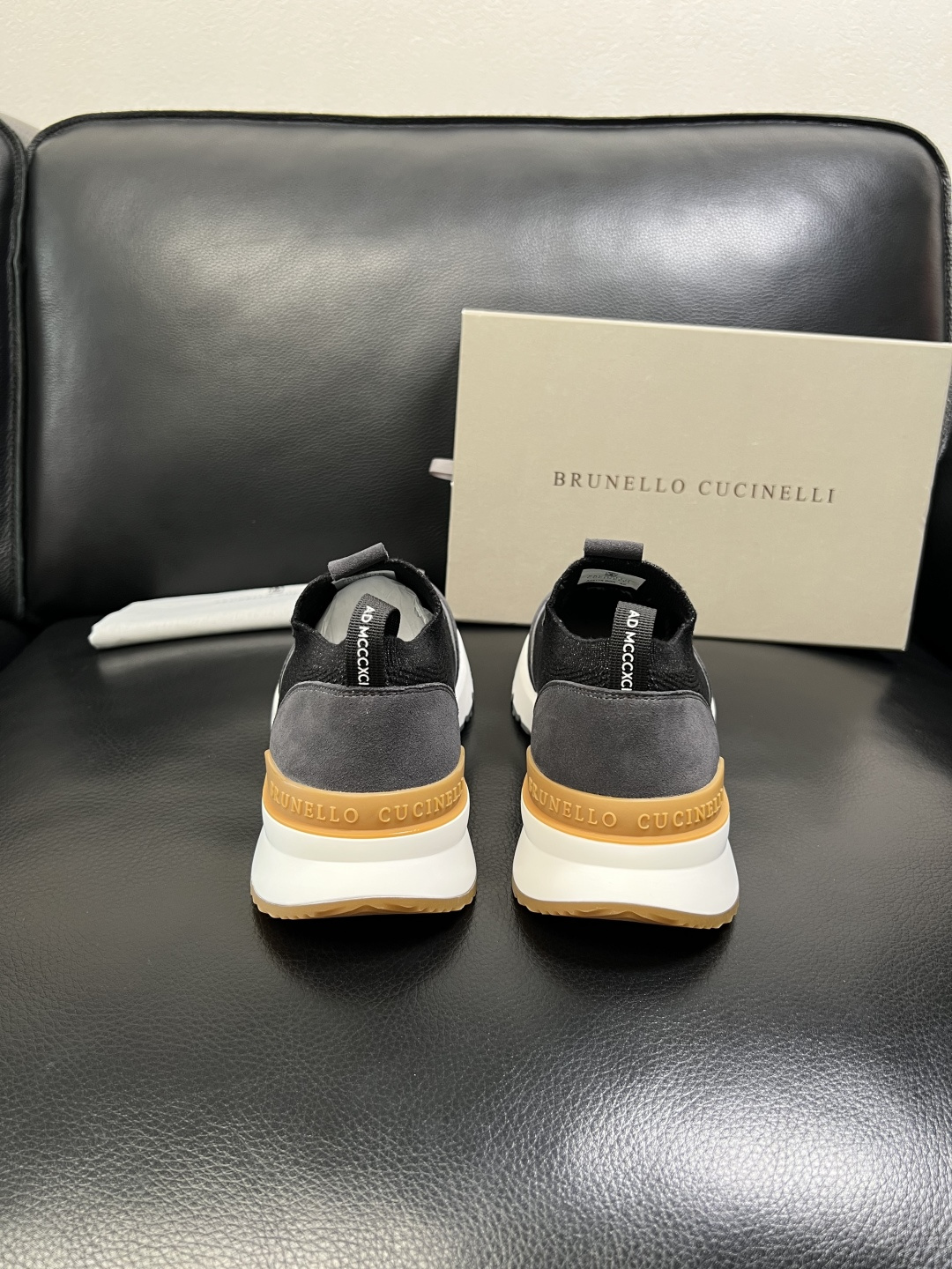 Brunello Cucinelli 高品质 顶级工艺品 BC 专柜同步原厂配置，意大利进口牛皮面料牛内