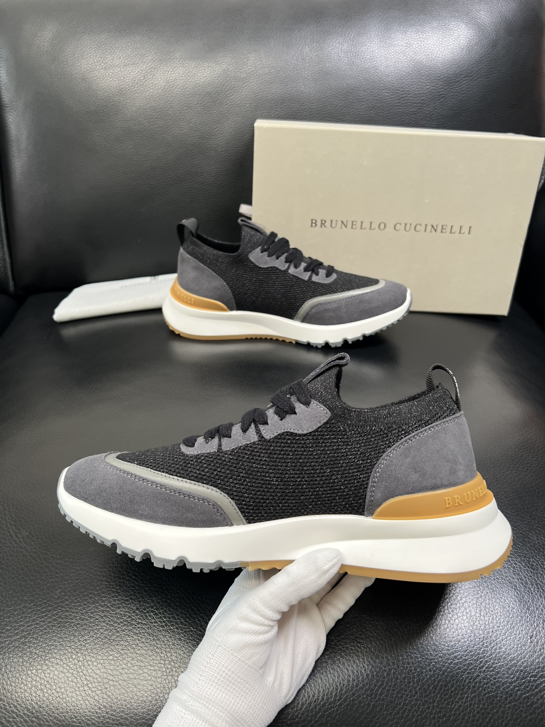 Brunello Cucinelli 高品质 顶级工艺品 BC 专柜同步原厂配置，意大利进口牛皮面料牛内