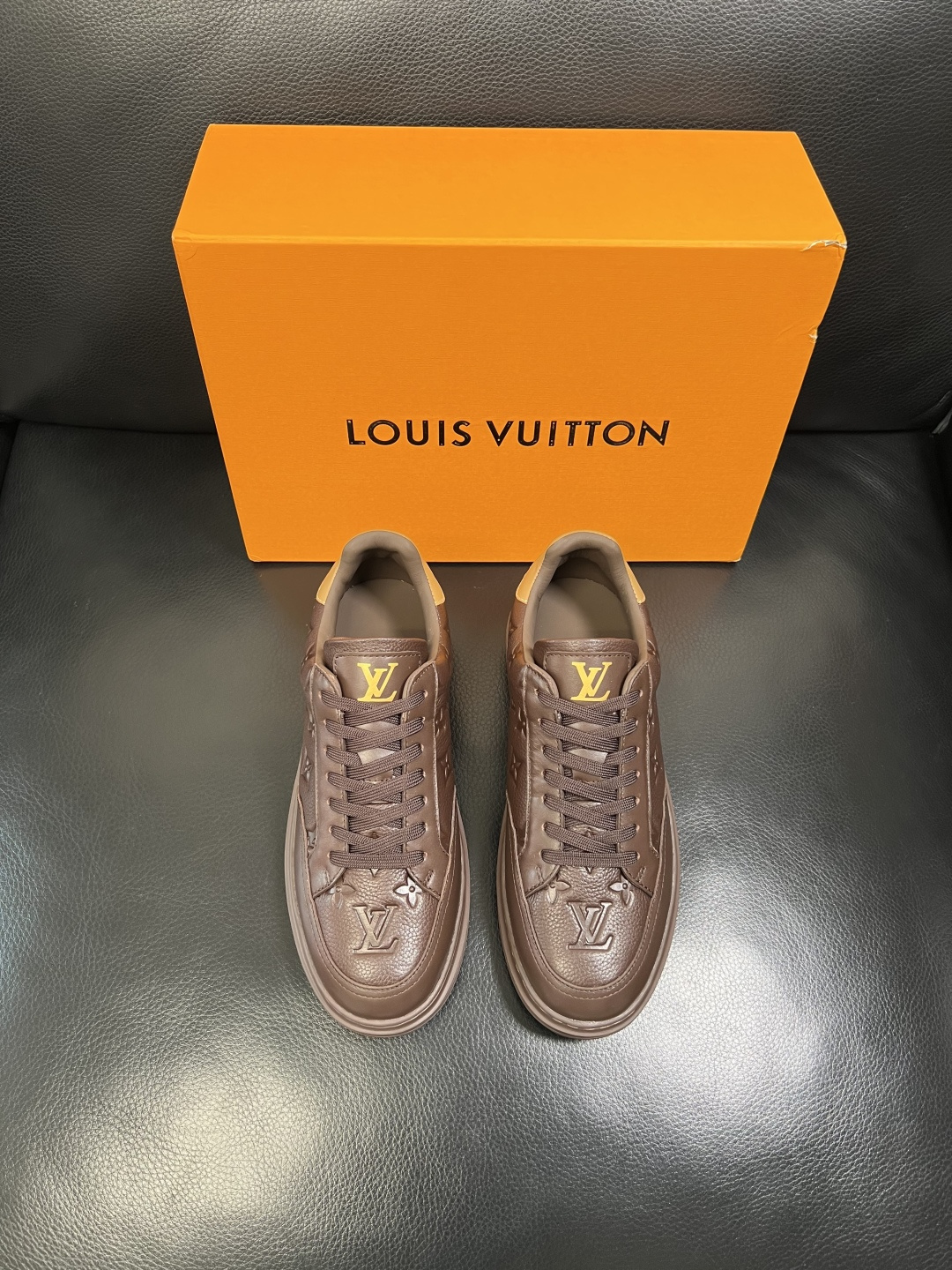 Lv 高品质 顶级工艺品 路易威登，运动板鞋专柜同步，鞋面意大利进口，高品质拼接缤纷色彩复杂工艺品，进口