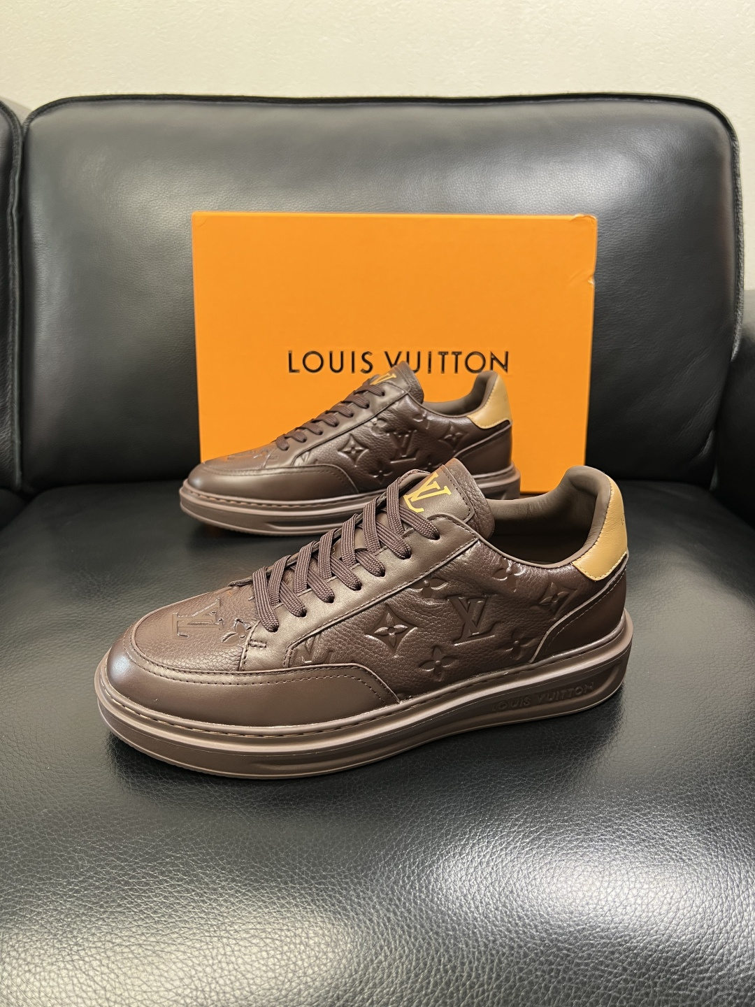 Lv 高品质 顶级工艺品 路易威登，运动板鞋专柜同步，鞋面意大利进口，高品质拼接缤纷色彩复杂工艺品，进口