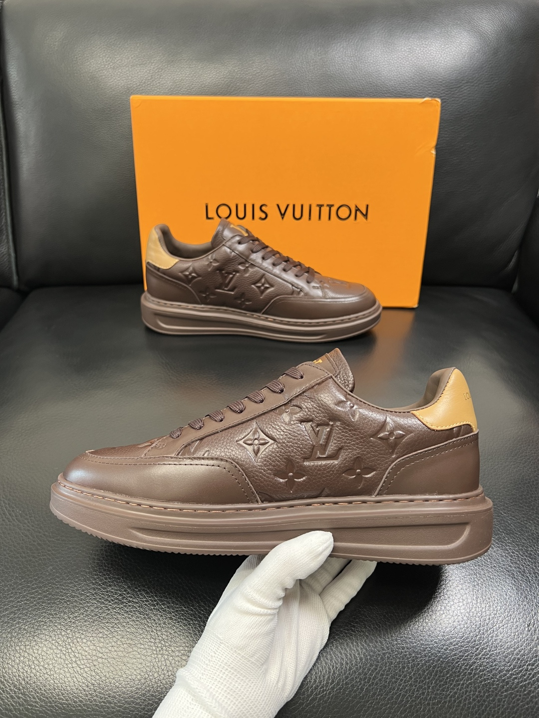 Lv 高品质 顶级工艺品 路易威登，运动板鞋专柜同步，鞋面意大利进口，高品质拼接缤纷色彩复杂工艺品，进口