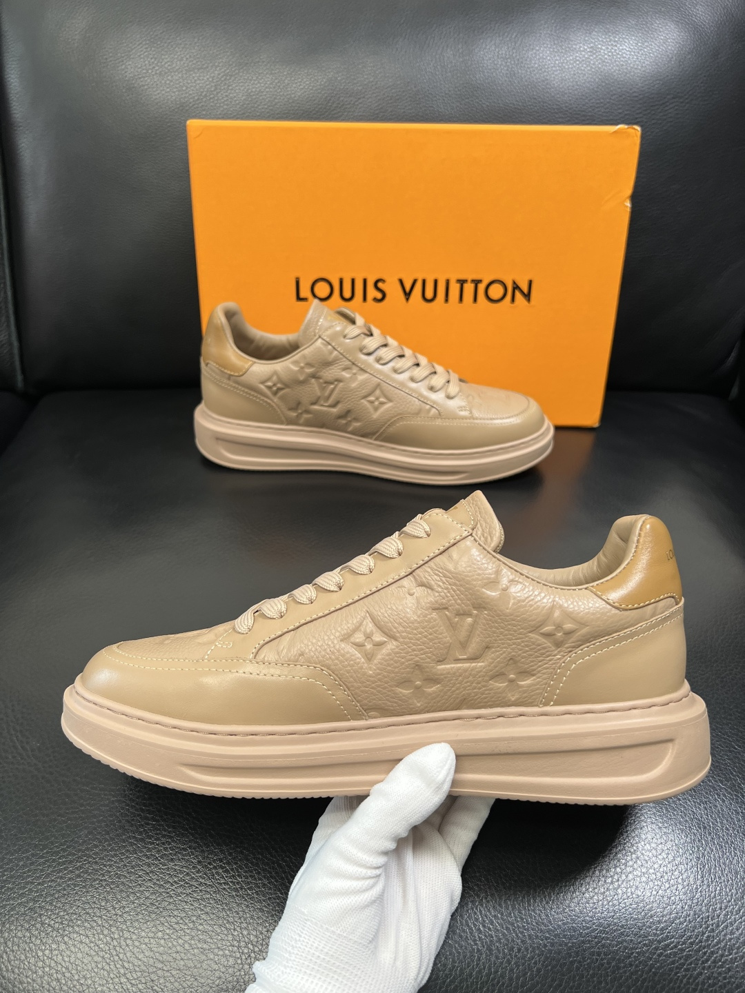 Lv 高品质 顶级工艺品 路易威登，运动板鞋专柜同步，鞋面意大利进口，高品质拼接缤纷色彩复杂工艺品，进口