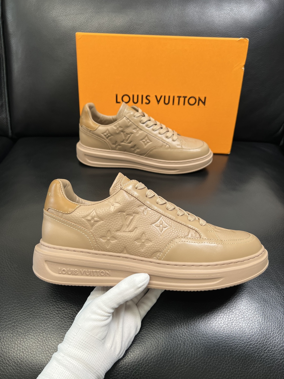 Lv 高品质 顶级工艺品 路易威登，运动板鞋专柜同步，鞋面意大利进口，高品质拼接缤纷色彩复杂工艺品，进口