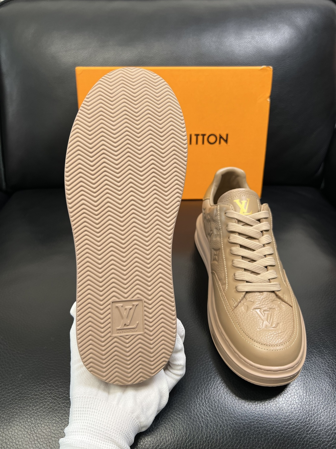 Lv 高品质 顶级工艺品 路易威登，运动板鞋专柜同步，鞋面意大利进口，高品质拼接缤纷色彩复杂工艺品，进口