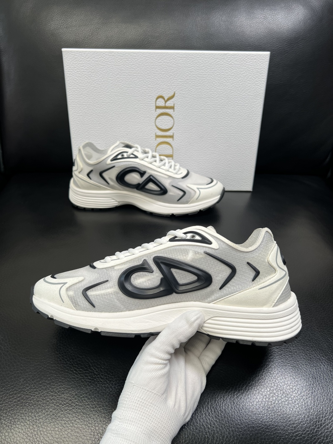Dior 顶级工艺品 迪奥 专柜同步 原厂配置，意大利进口原版牛皮面料，透气舒适进口水染牛里垫，鞋底：原