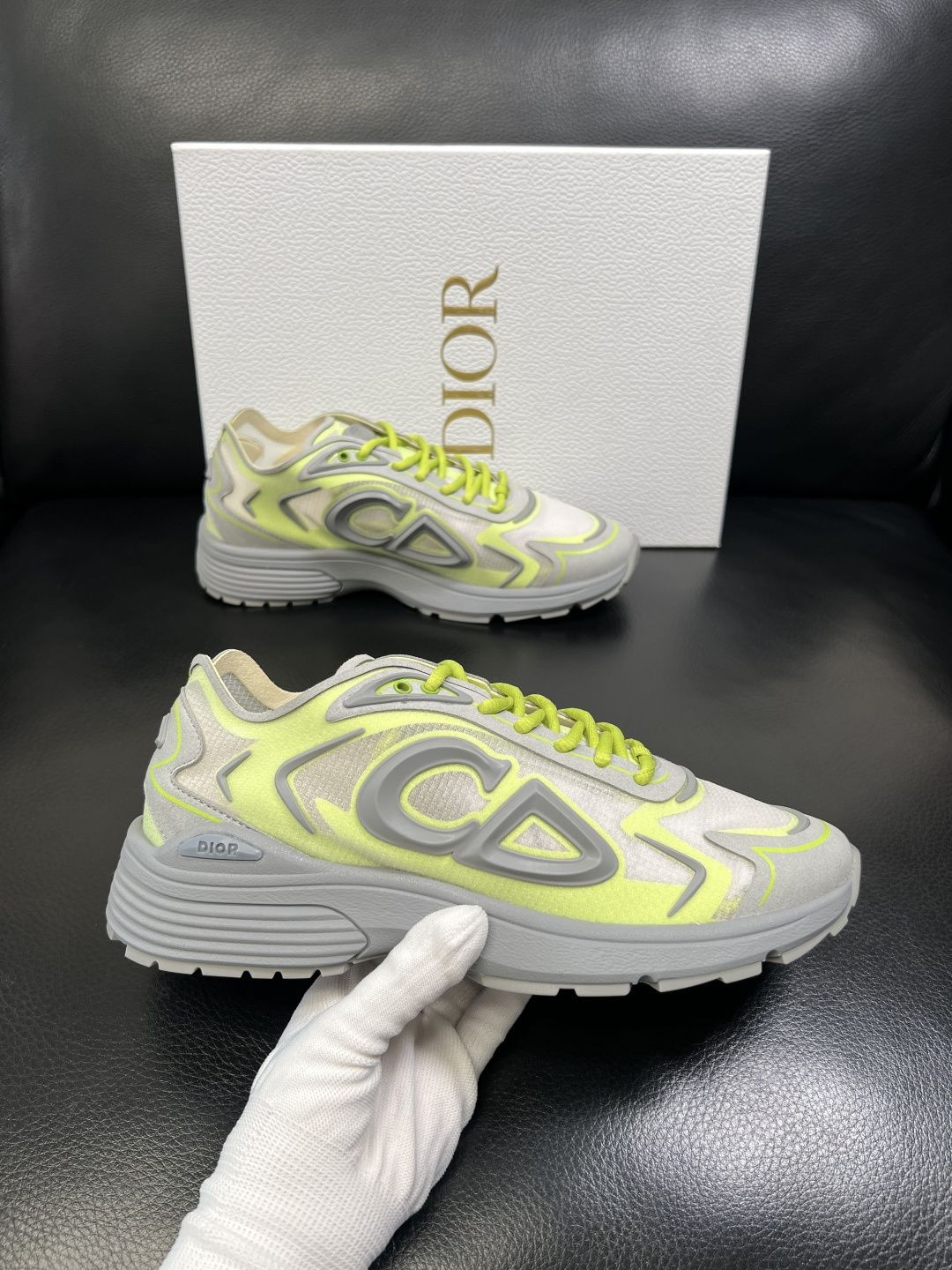 Dior 顶级工艺品 迪奥 专柜同步 原厂配置，意大利进口原版牛皮面料，透气舒适进口水染牛里垫，鞋底：原