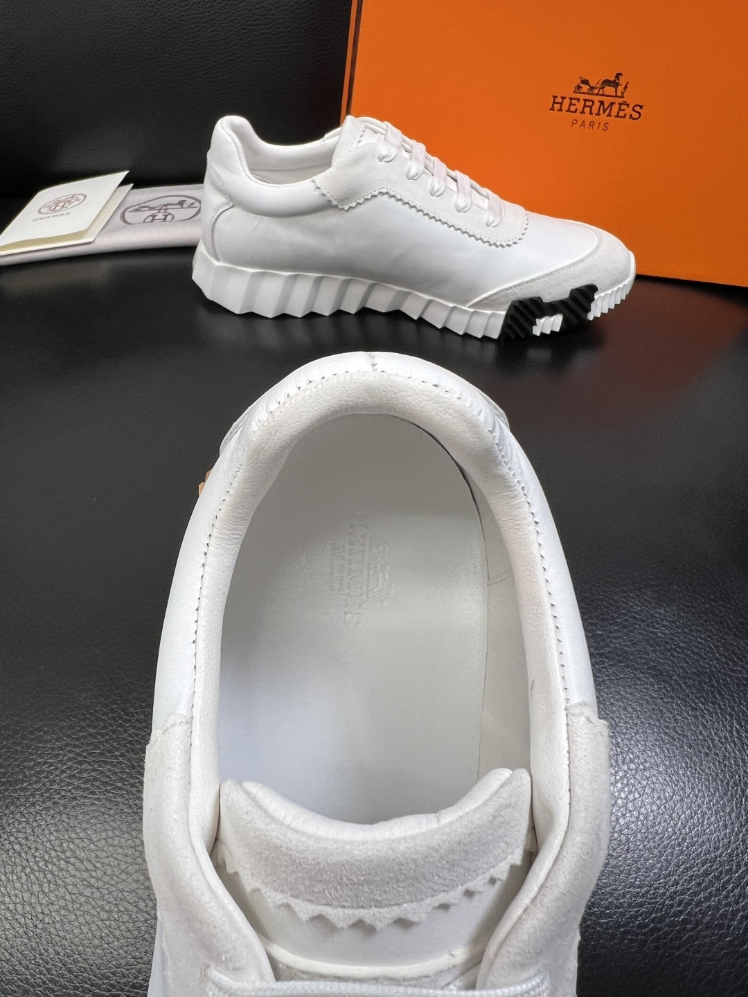 Hermes 高品质 顶级工艺品 爱马仕 专柜同步发售原厂配置，意大利进口原版牛皮面料，高品质拼接工艺，