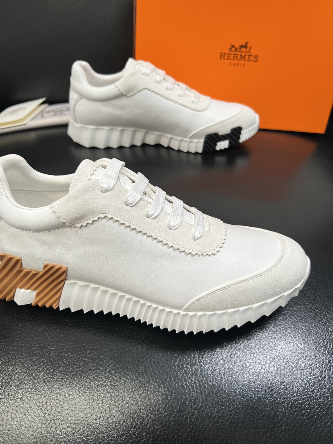 Hermes 高品质 顶级工艺品 爱马仕 专柜同步发售原厂配置，意大利进口原版牛皮面料，高品质拼接工艺，