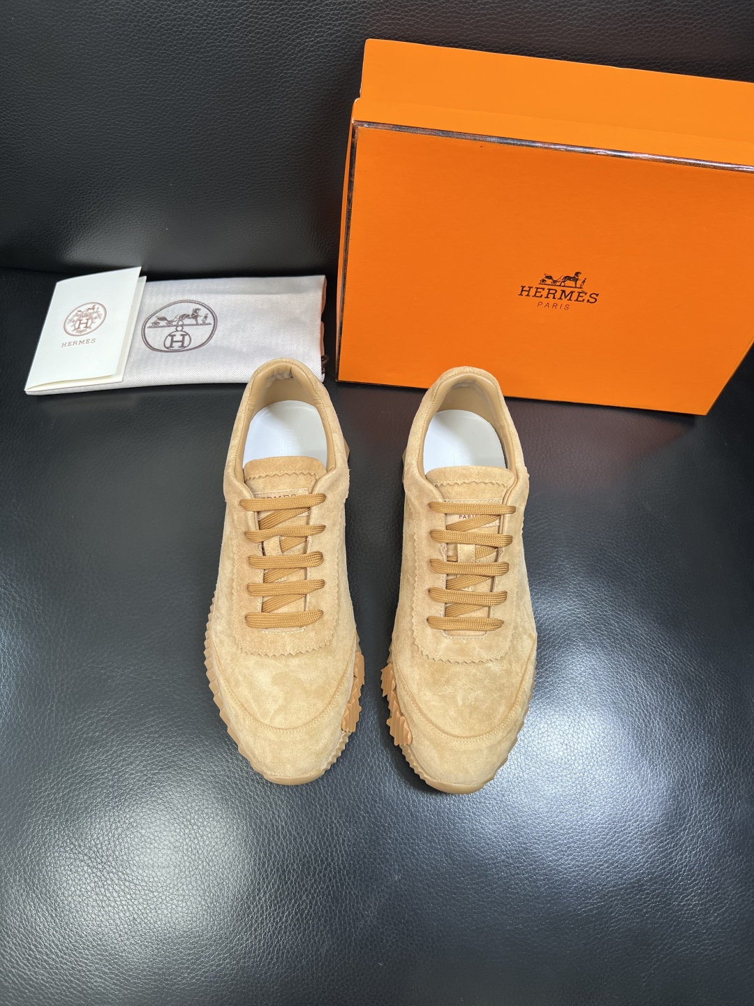 Hermes 高品质 顶级工艺品 爱马仕 专柜同步发售原厂配置，意大利进口原版牛皮面料，高品质拼接工艺，