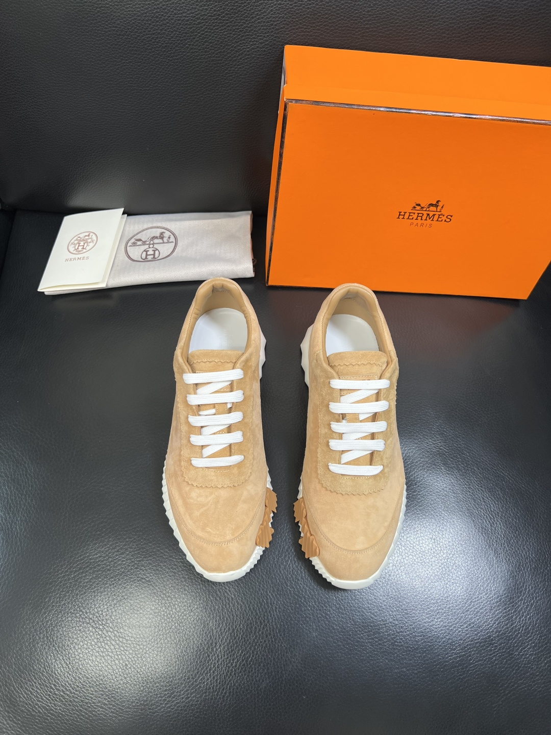 Hermes 高品质 顶级工艺品 爱马仕 专柜同步发售原厂配置，意大利进口原版牛皮面料，高品质拼接工艺，