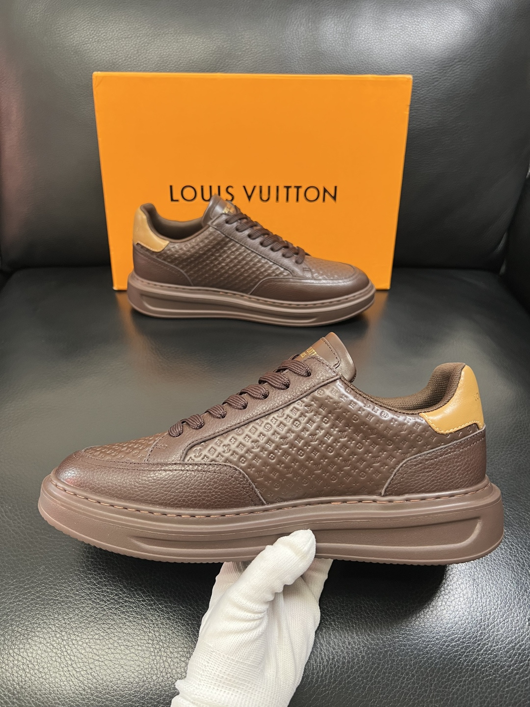 Lv 高品质 顶级工艺品 路易威登，运动板鞋专柜同步，鞋面意大利进口，高品质拼接缤纷色彩复杂工艺品，进口