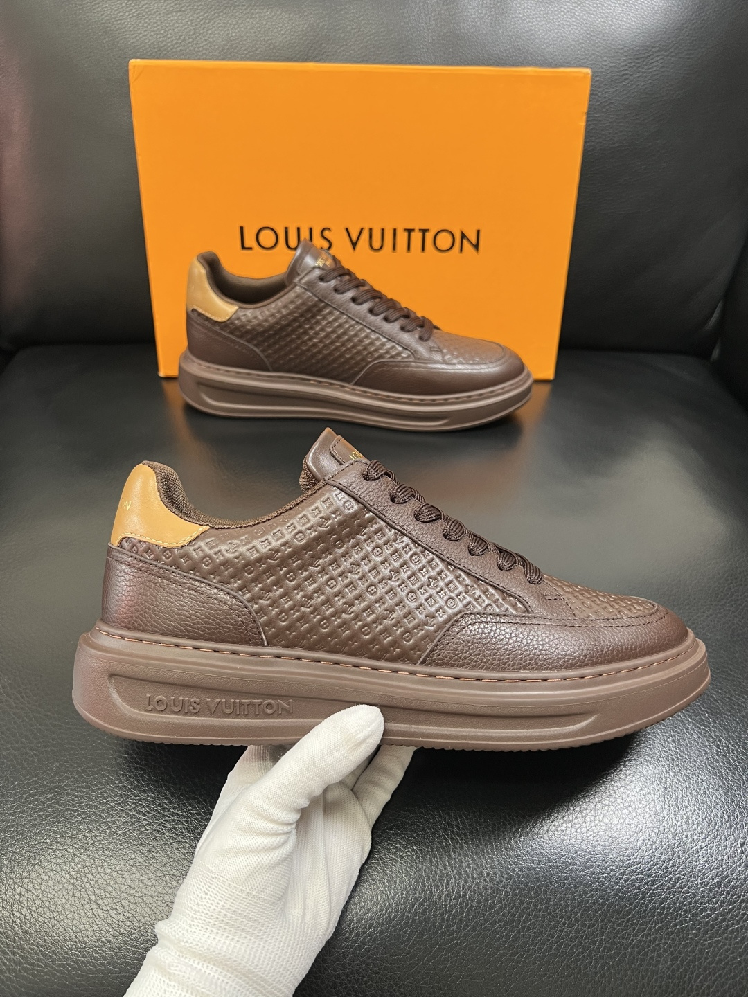 Lv 高品质 顶级工艺品 路易威登，运动板鞋专柜同步，鞋面意大利进口，高品质拼接缤纷色彩复杂工艺品，进口