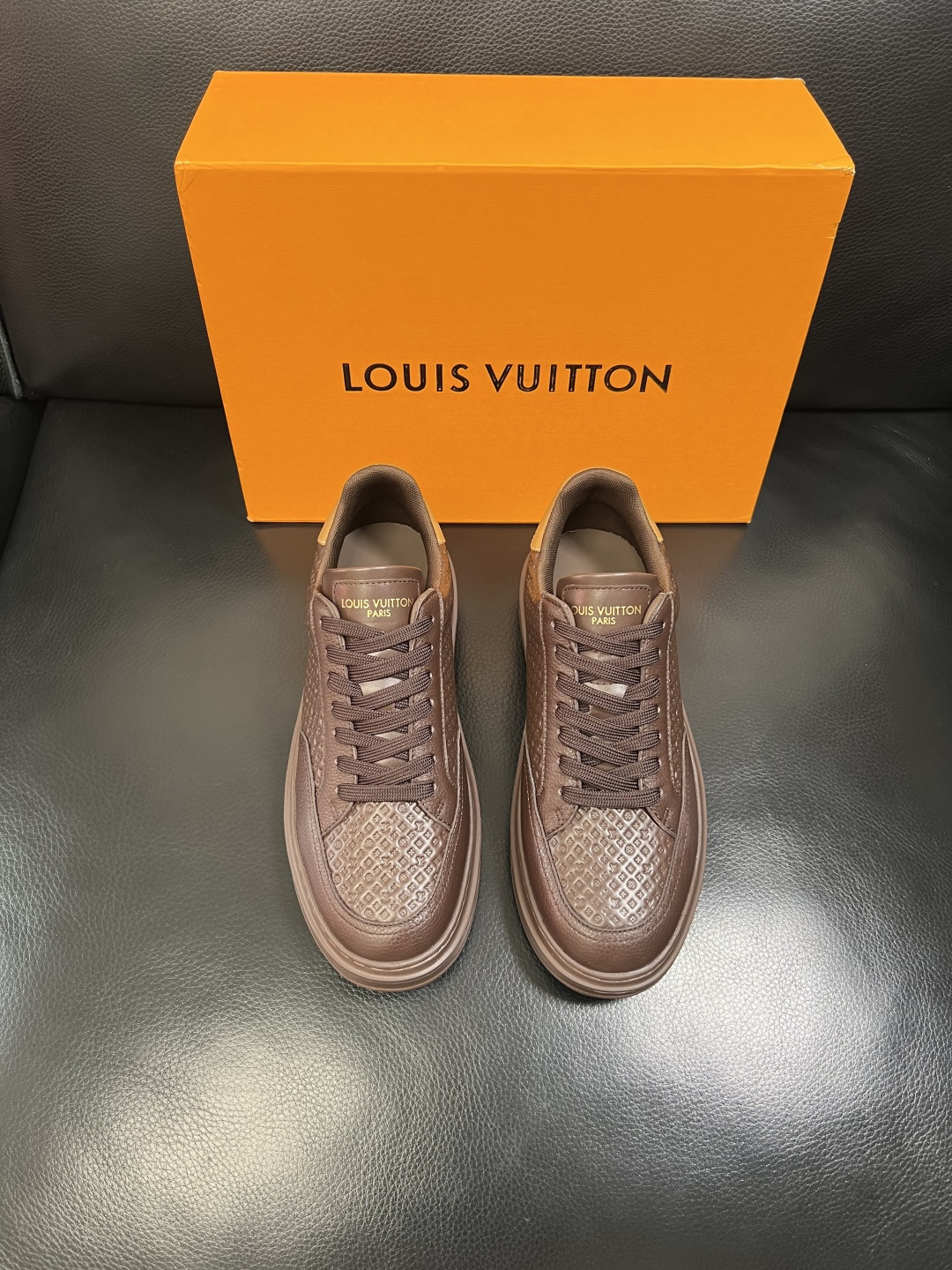 Lv 高品质 顶级工艺品 路易威登，运动板鞋专柜同步，鞋面意大利进口，高品质拼接缤纷色彩复杂工艺品，进口