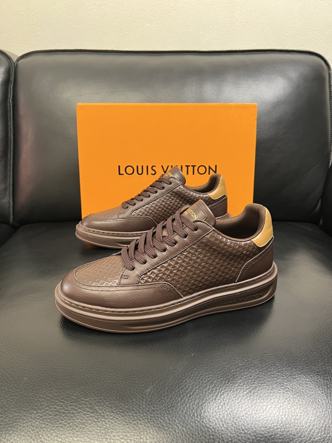 Lv 高品质 顶级工艺品 路易威登，运动板鞋专柜同步，鞋面意大利进口，高品质拼接缤纷色彩复杂工艺品，进口