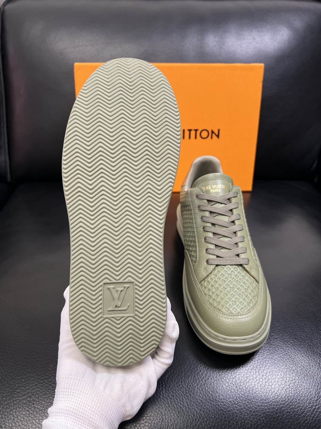 Lv 高品质 顶级工艺品 路易威登，运动板鞋专柜同步，鞋面意大利进口，高品质拼接缤纷色彩复杂工艺品，进口