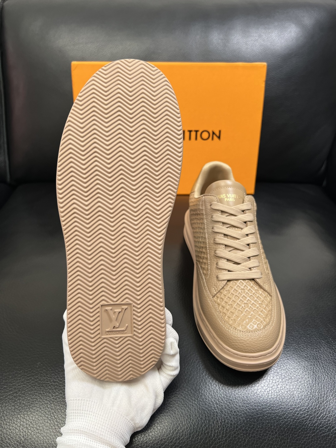 Lv 高品质 顶级工艺品 路易威登，运动板鞋专柜同步，鞋面意大利进口，高品质拼接缤纷色彩复杂工艺品，进口