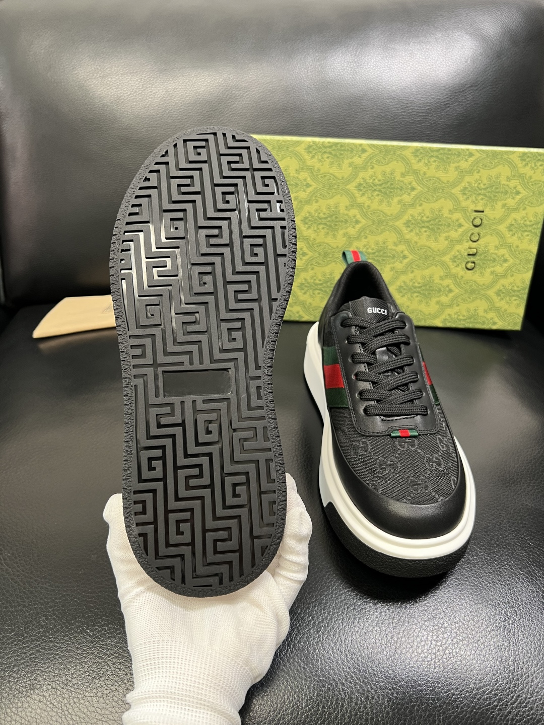 Gucci 高品质 顶级工艺品 古奇 专柜新款原厂配置，意大利进口牛皮面料，进口牛皮内里垫，透气舒适，鞋