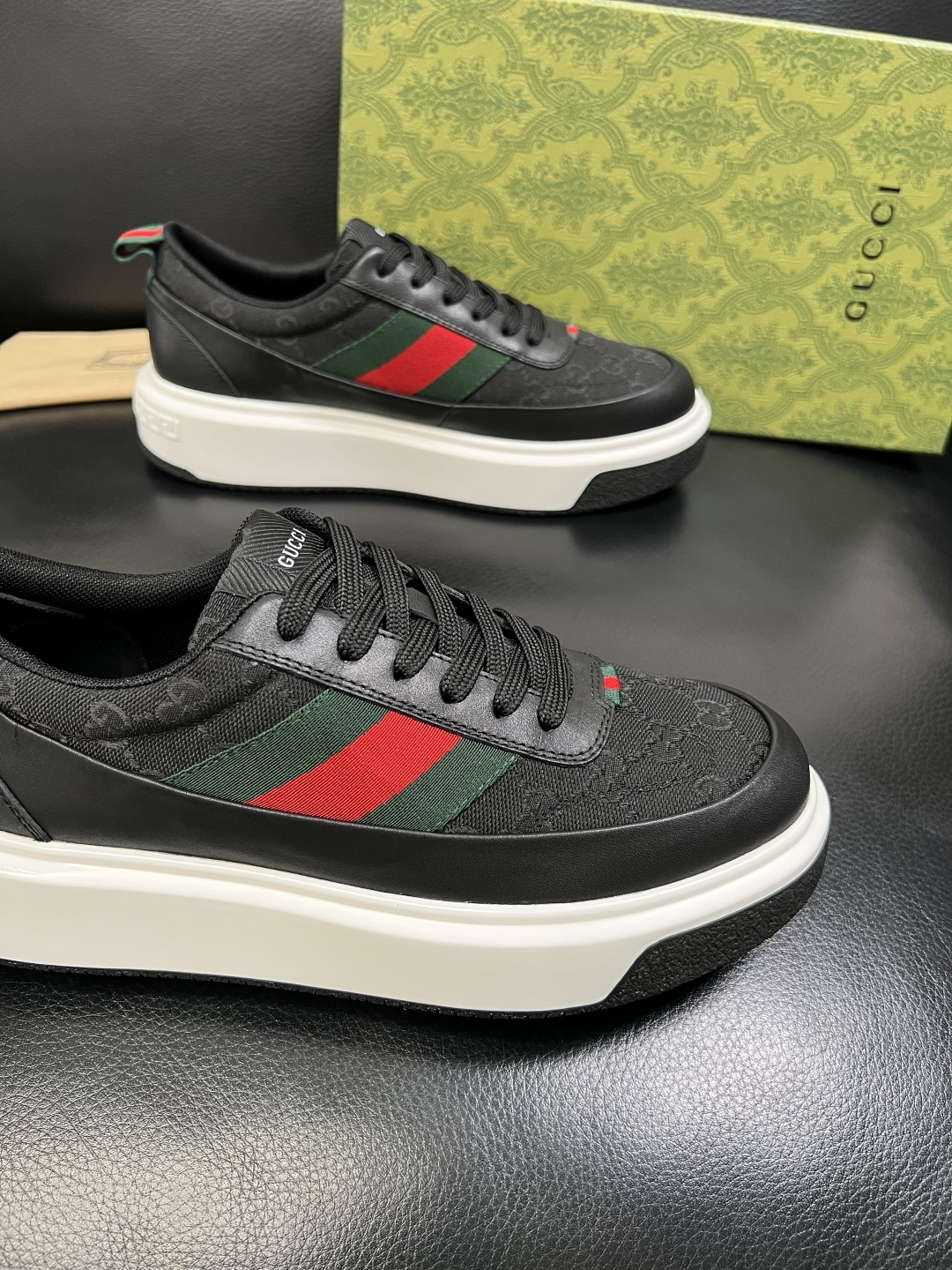 Gucci 高品质 顶级工艺品 古奇 专柜新款原厂配置，意大利进口牛皮面料，进口牛皮内里垫，透气舒适，鞋