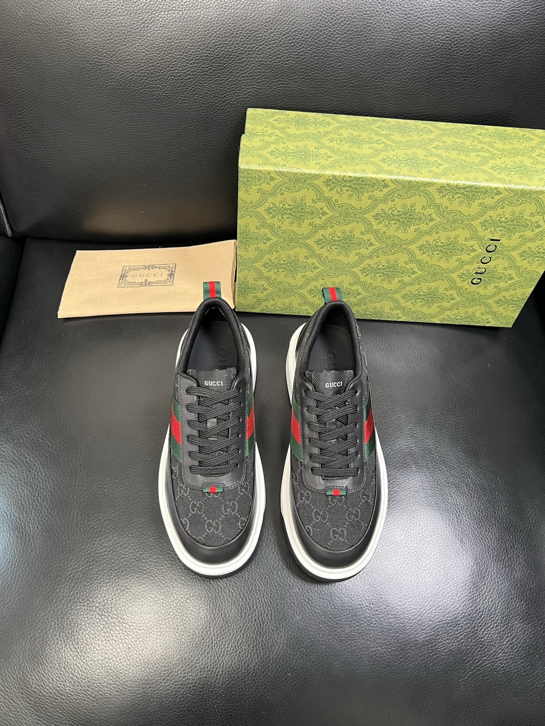 Gucci 高品质 顶级工艺品 古奇 专柜新款原厂配置，意大利进口牛皮面料，进口牛皮内里垫，透气舒适，鞋