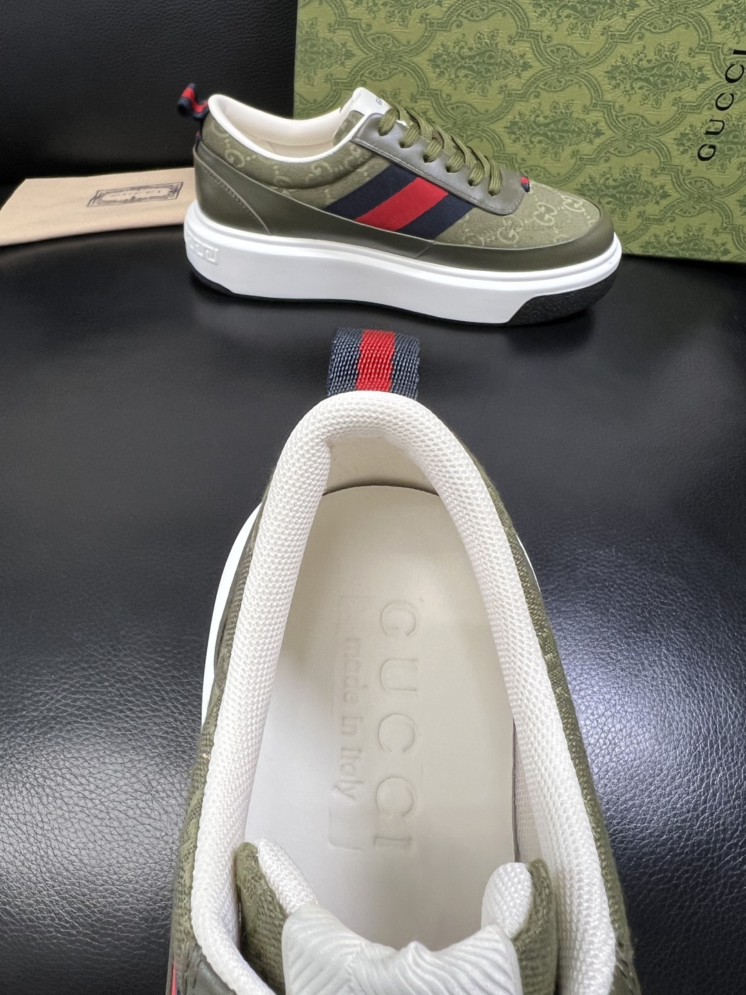 Gucci 高品质 顶级工艺品 古奇 专柜新款原厂配置，意大利进口牛皮面料，进口牛皮内里垫，透气舒适，鞋