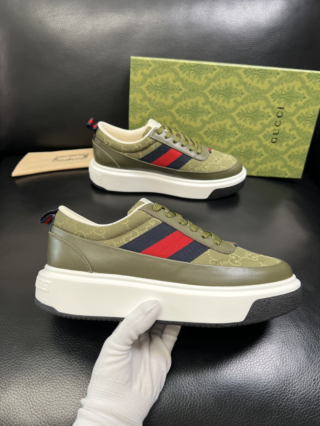 Gucci 高品质 顶级工艺品 古奇 专柜新款原厂配置，意大利进口牛皮面料，进口牛皮内里垫，透气舒适，鞋