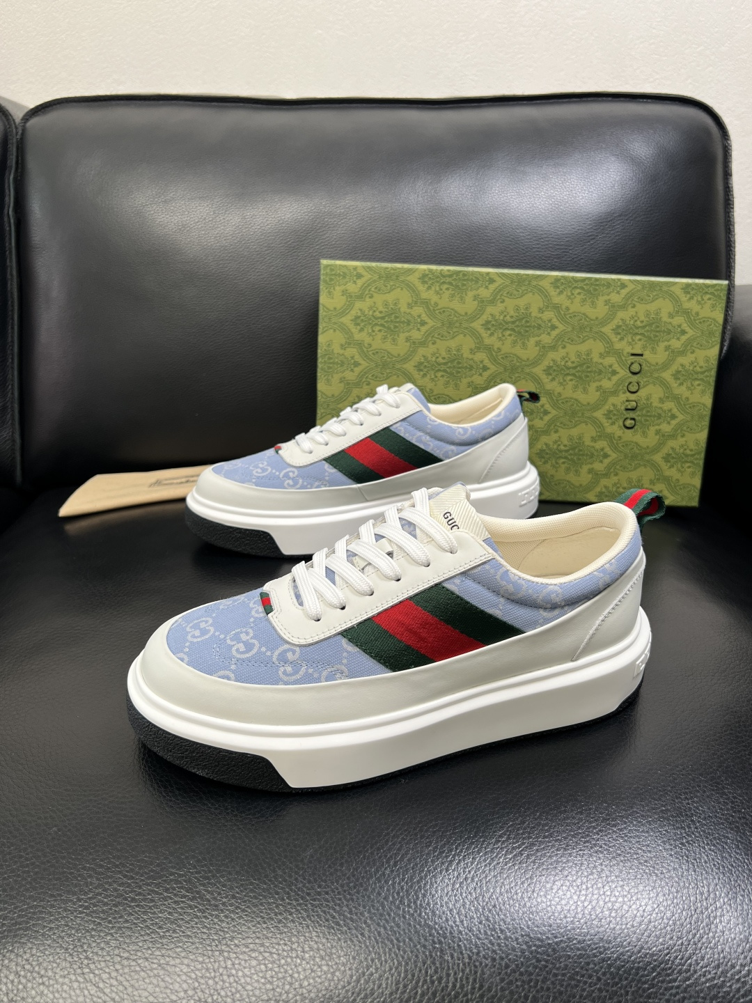 Gucci 高品质 顶级工艺品 古奇 专柜新款原厂配置，意大利进口牛皮面料，进口牛皮内里垫，透气舒适，鞋