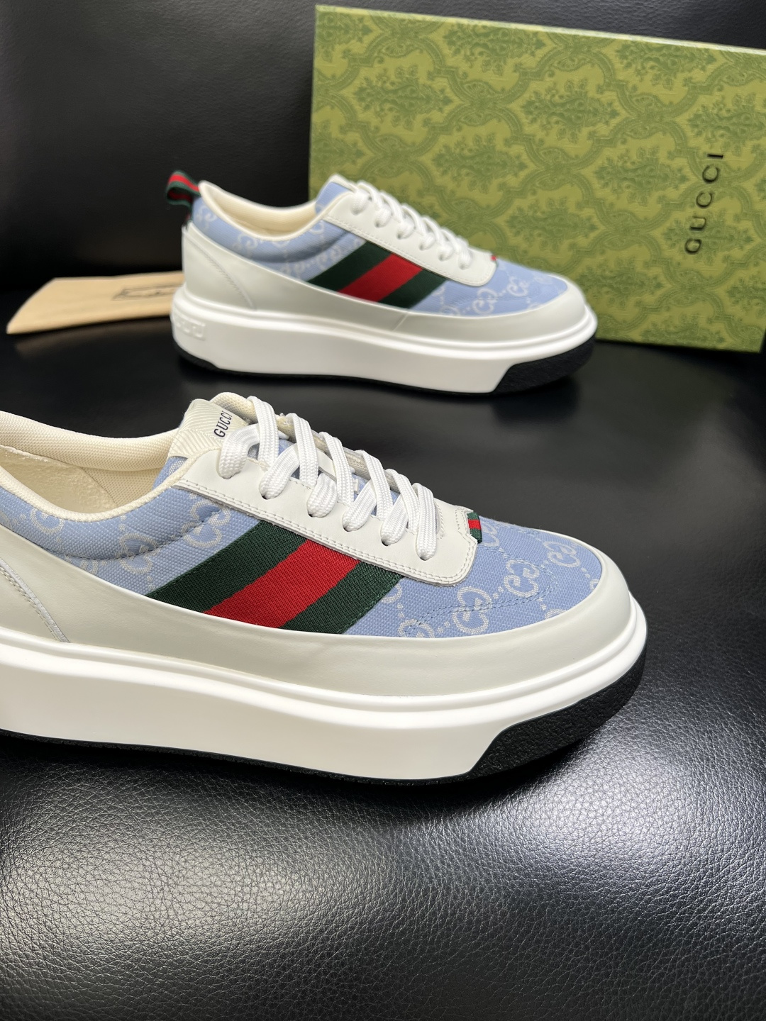 Gucci 高品质 顶级工艺品 古奇 专柜新款原厂配置，意大利进口牛皮面料，进口牛皮内里垫，透气舒适，鞋