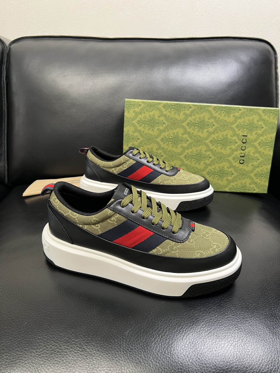 Gucci 高品质 顶级工艺品 古奇 专柜新款原厂配置，意大利进口牛皮面料，进口牛皮内里垫，透气舒适，鞋