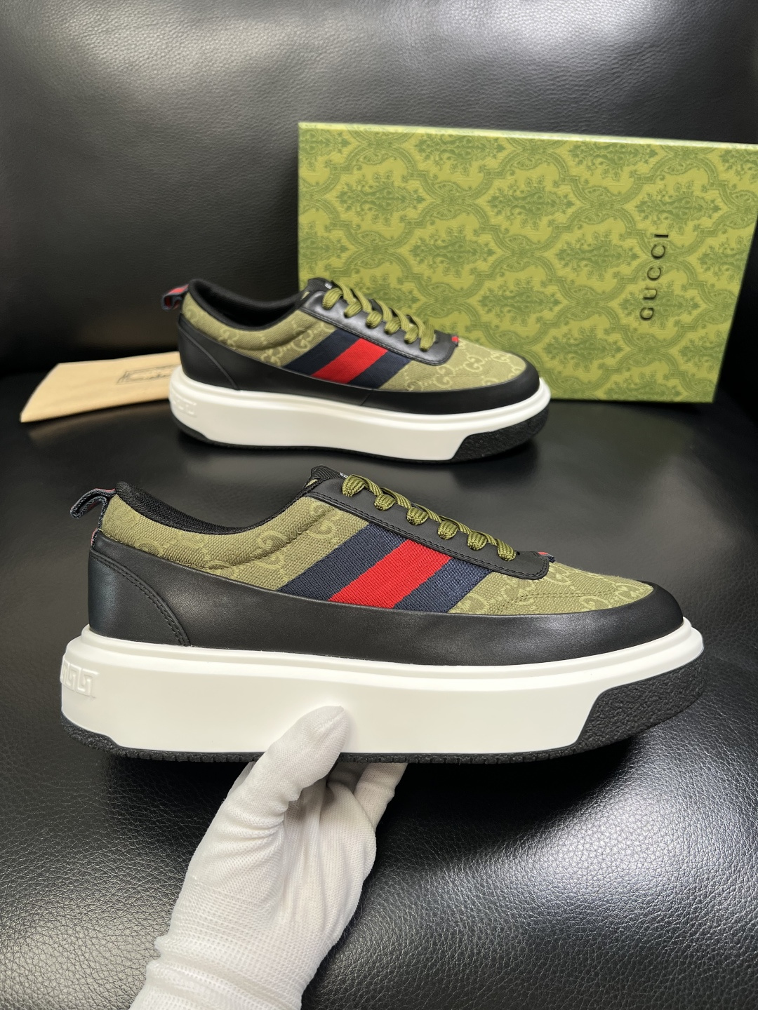 Gucci 高品质 顶级工艺品 古奇 专柜新款原厂配置，意大利进口牛皮面料，进口牛皮内里垫，透气舒适，鞋