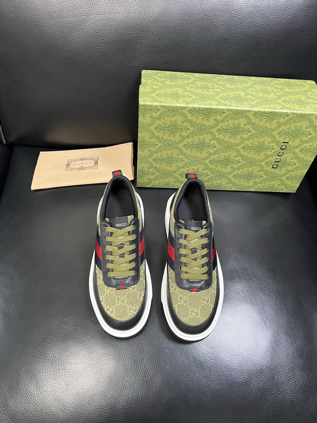 Gucci 高品质 顶级工艺品 古奇 专柜新款原厂配置，意大利进口牛皮面料，进口牛皮内里垫，透气舒适，鞋