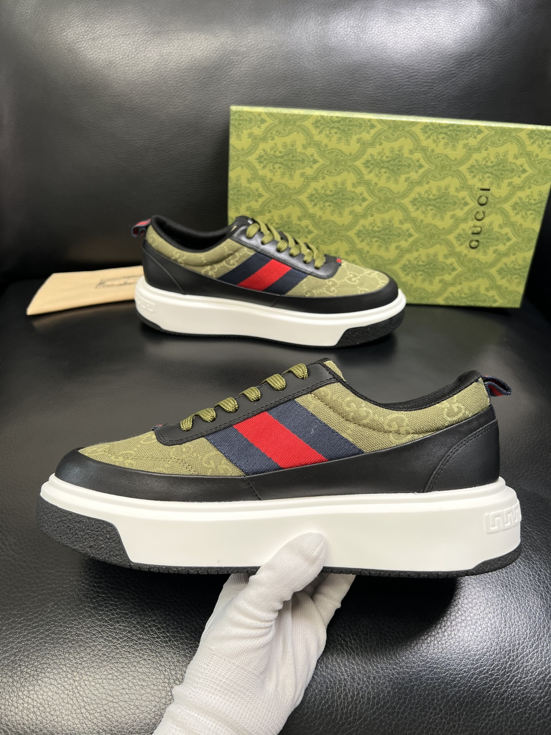 Gucci 高品质 顶级工艺品 古奇 专柜新款原厂配置，意大利进口牛皮面料，进口牛皮内里垫，透气舒适，鞋