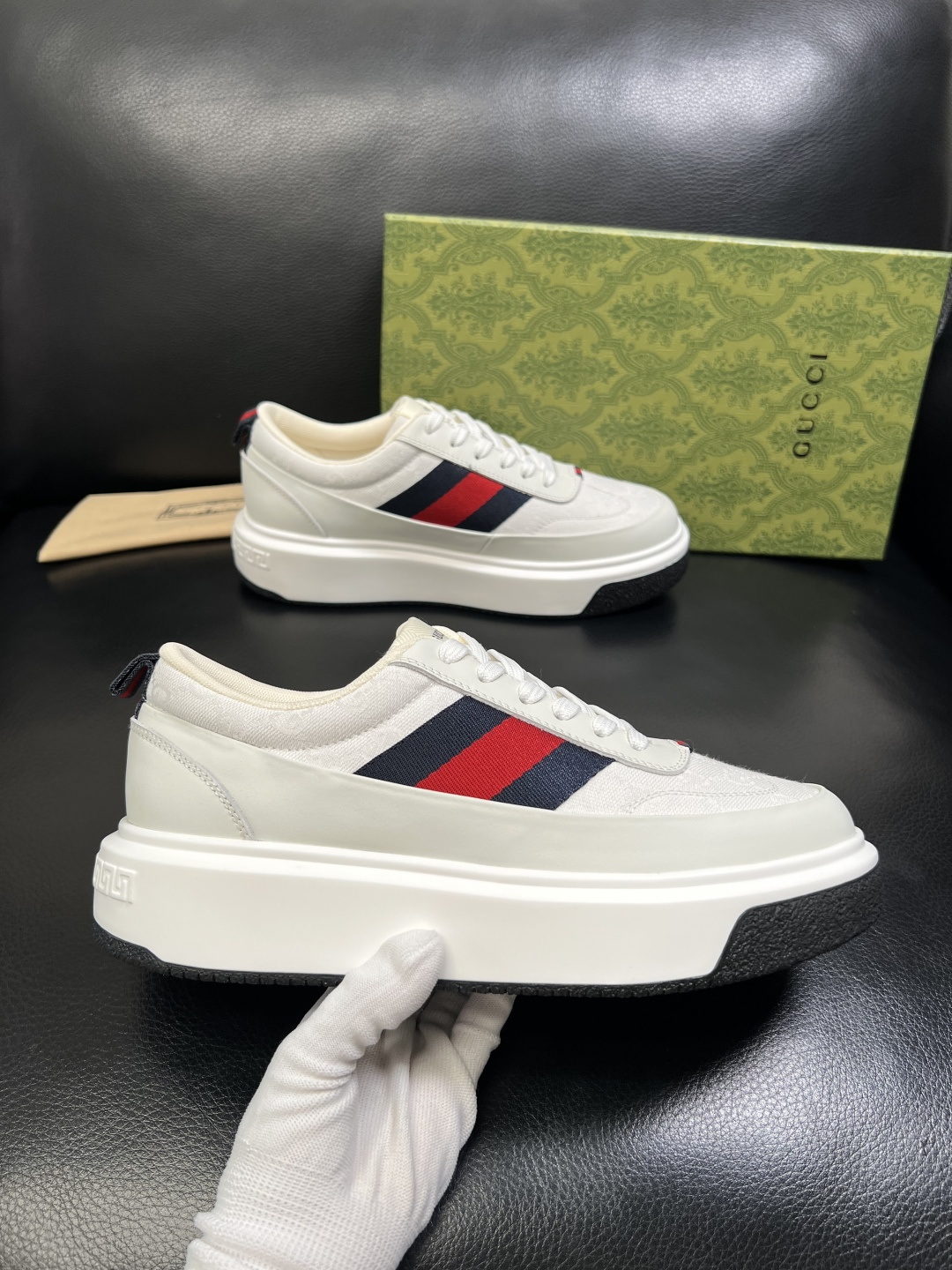 Gucci 高品质 顶级工艺品 古奇 专柜新款原厂配置，意大利进口牛皮面料，进口牛皮内里垫，透气舒适，鞋