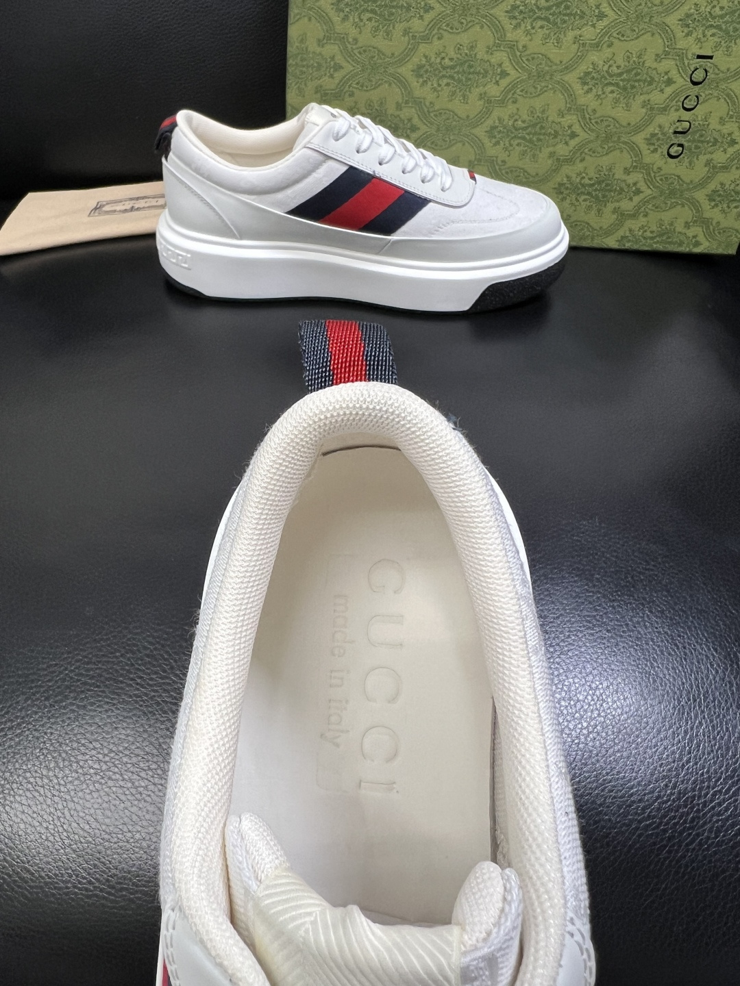 Gucci 高品质 顶级工艺品 古奇 专柜新款原厂配置，意大利进口牛皮面料，进口牛皮内里垫，透气舒适，鞋