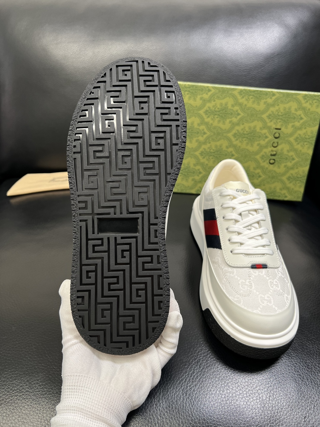 Gucci 高品质 顶级工艺品 古奇 专柜新款原厂配置，意大利进口牛皮面料，进口牛皮内里垫，透气舒适，鞋