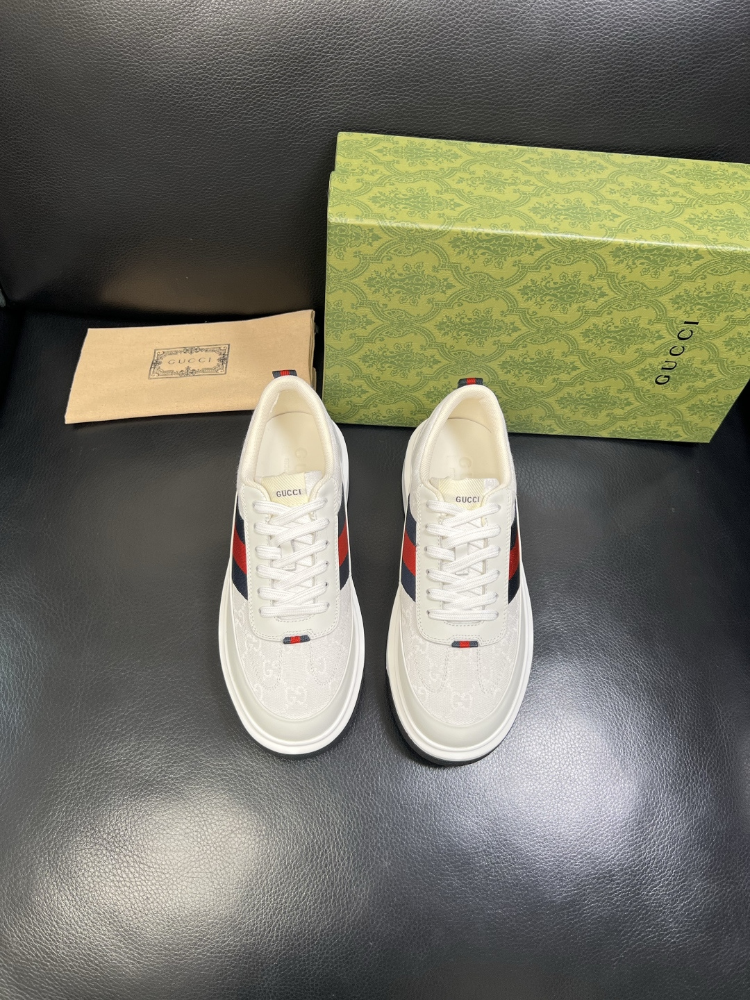 Gucci 高品质 顶级工艺品 古奇 专柜新款原厂配置，意大利进口牛皮面料，进口牛皮内里垫，透气舒适，鞋