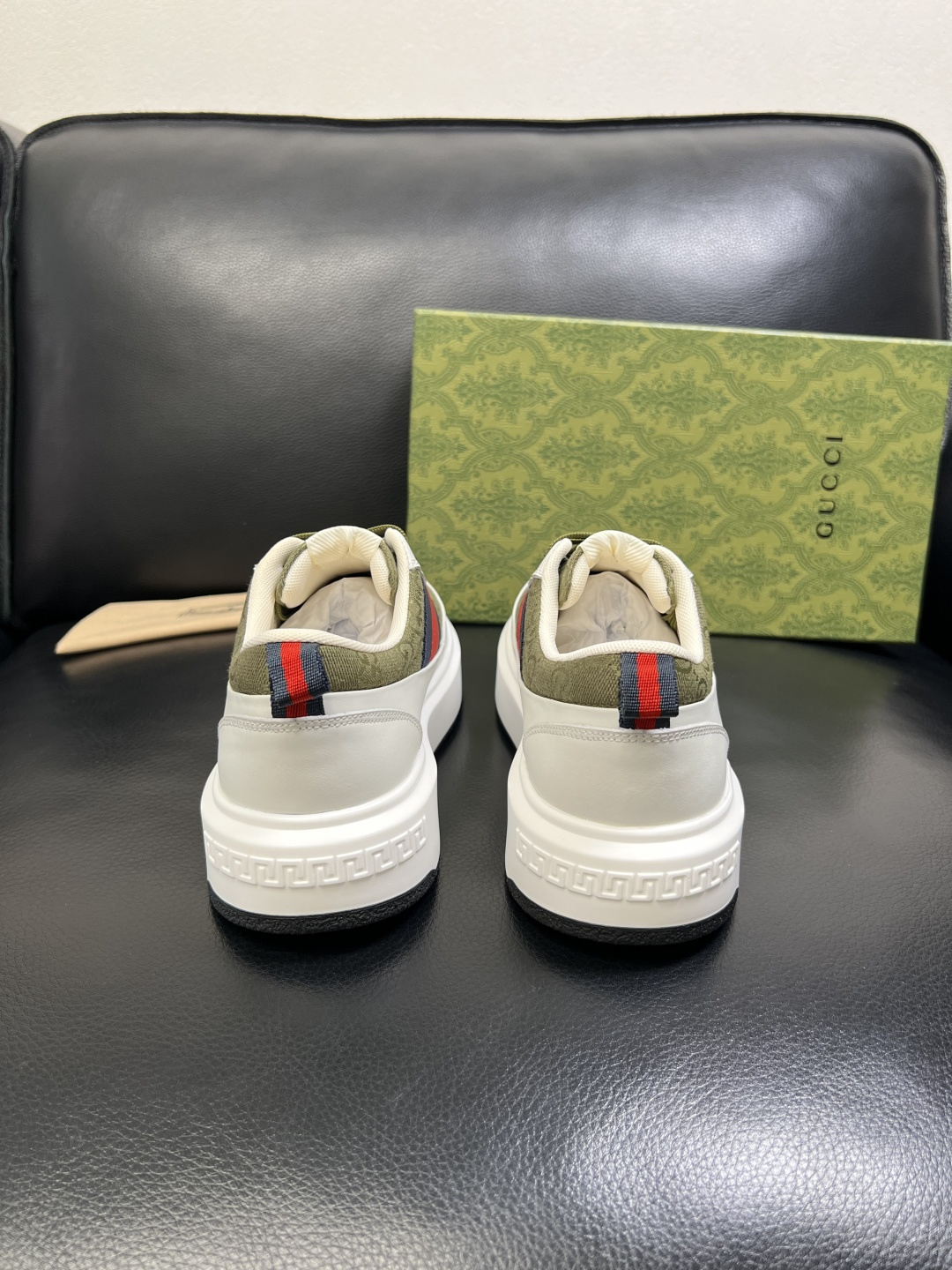 Gucci 高品质 顶级工艺品 古奇 专柜新款原厂配置，意大利进口牛皮面料，进口牛皮内里垫，透气舒适，鞋