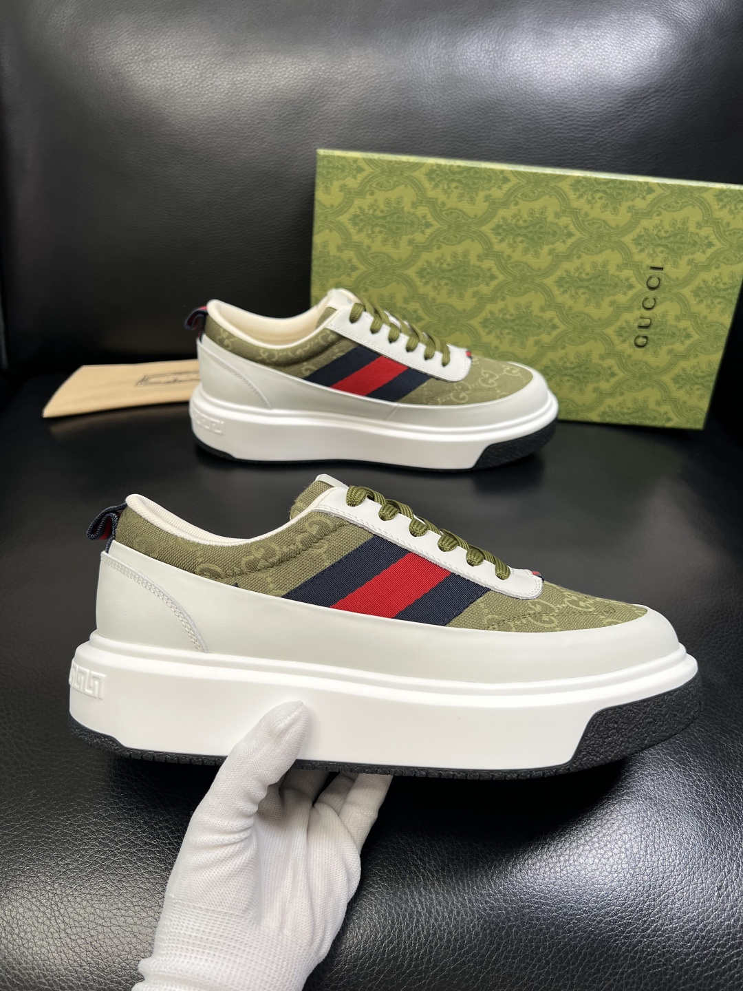 Gucci 高品质 顶级工艺品 古奇 专柜新款原厂配置，意大利进口牛皮面料，进口牛皮内里垫，透气舒适，鞋