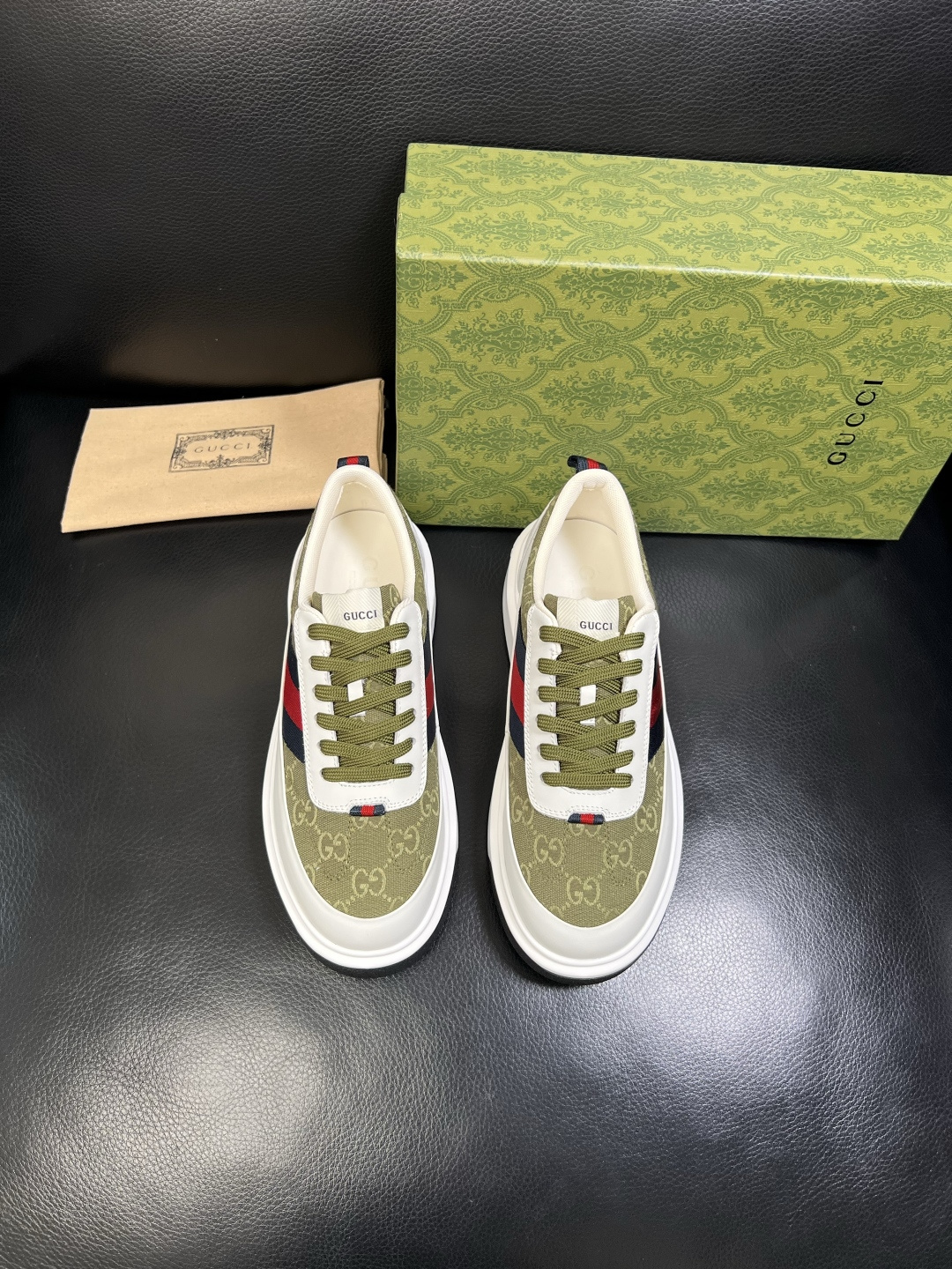 Gucci 高品质 顶级工艺品 古奇 专柜新款原厂配置，意大利进口牛皮面料，进口牛皮内里垫，透气舒适，鞋