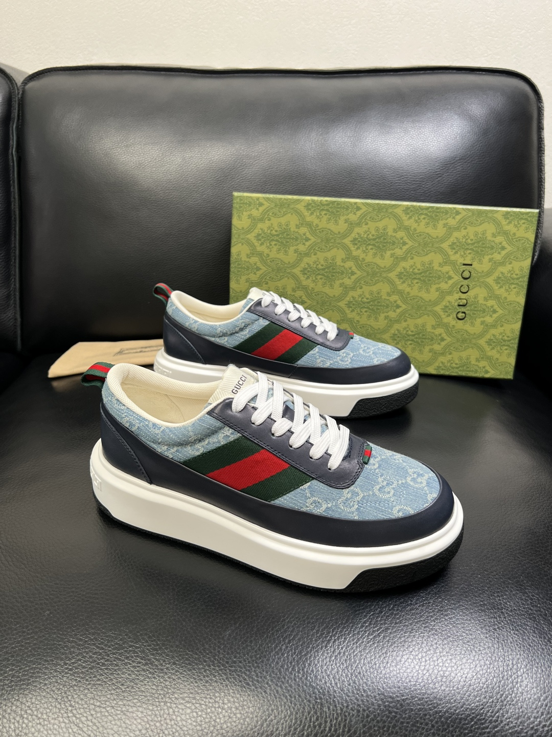 Gucci 高品质 顶级工艺品 古奇 专柜新款原厂配置，意大利进口牛皮面料，进口牛皮内里垫，透气舒适，鞋