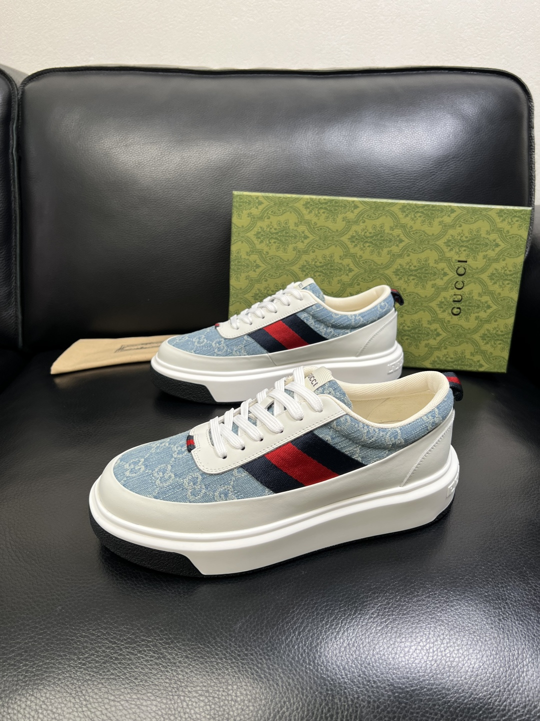 Gucci 高品质 顶级工艺品 古奇 专柜新款原厂配置，意大利进口牛皮面料，进口牛皮内里垫，透气舒适，鞋