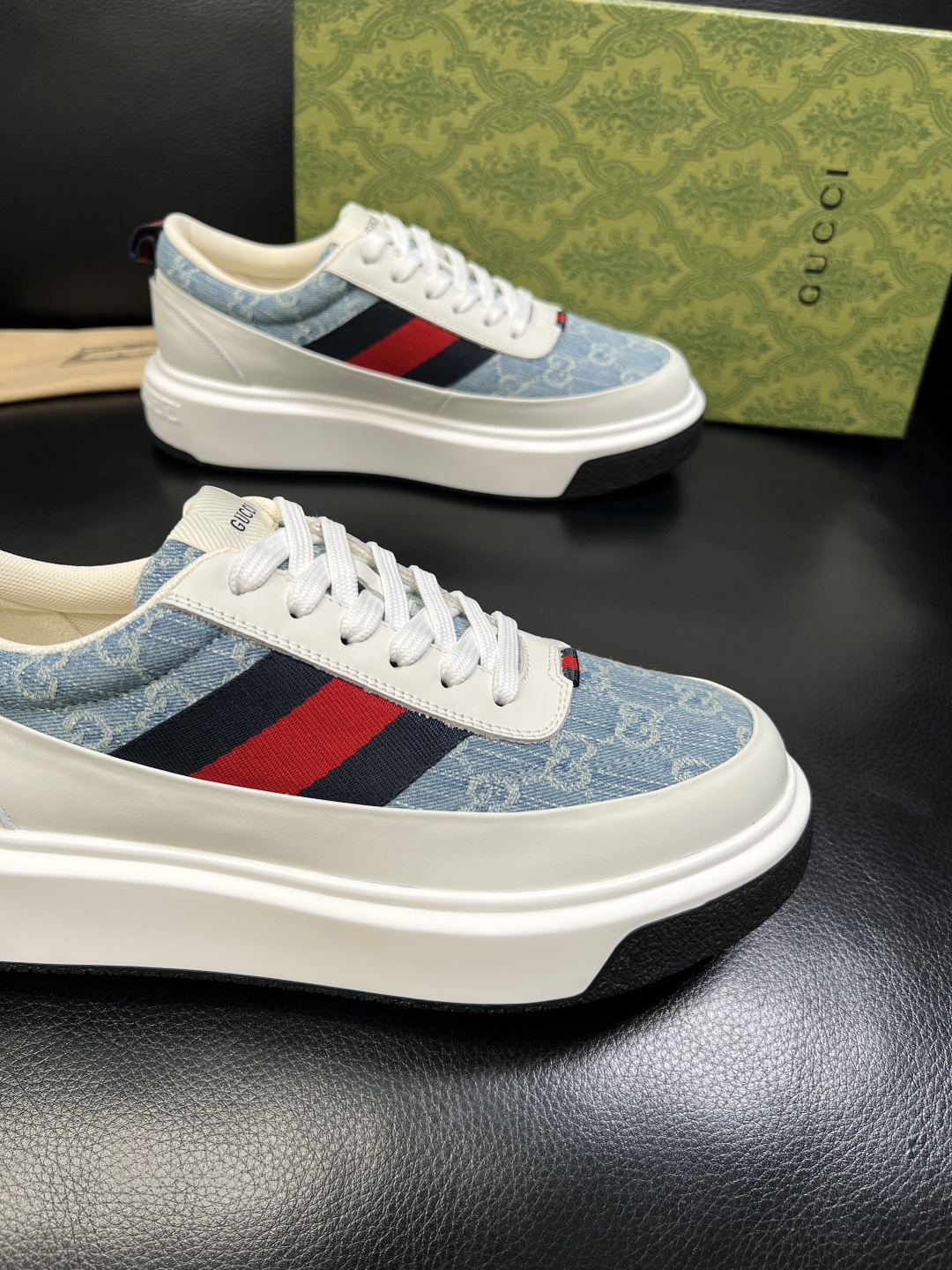 Gucci 高品质 顶级工艺品 古奇 专柜新款原厂配置，意大利进口牛皮面料，进口牛皮内里垫，透气舒适，鞋